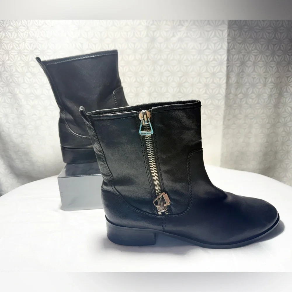 Antonio Melani Black Leather Ankle Boots Size 8.5 Side Zip